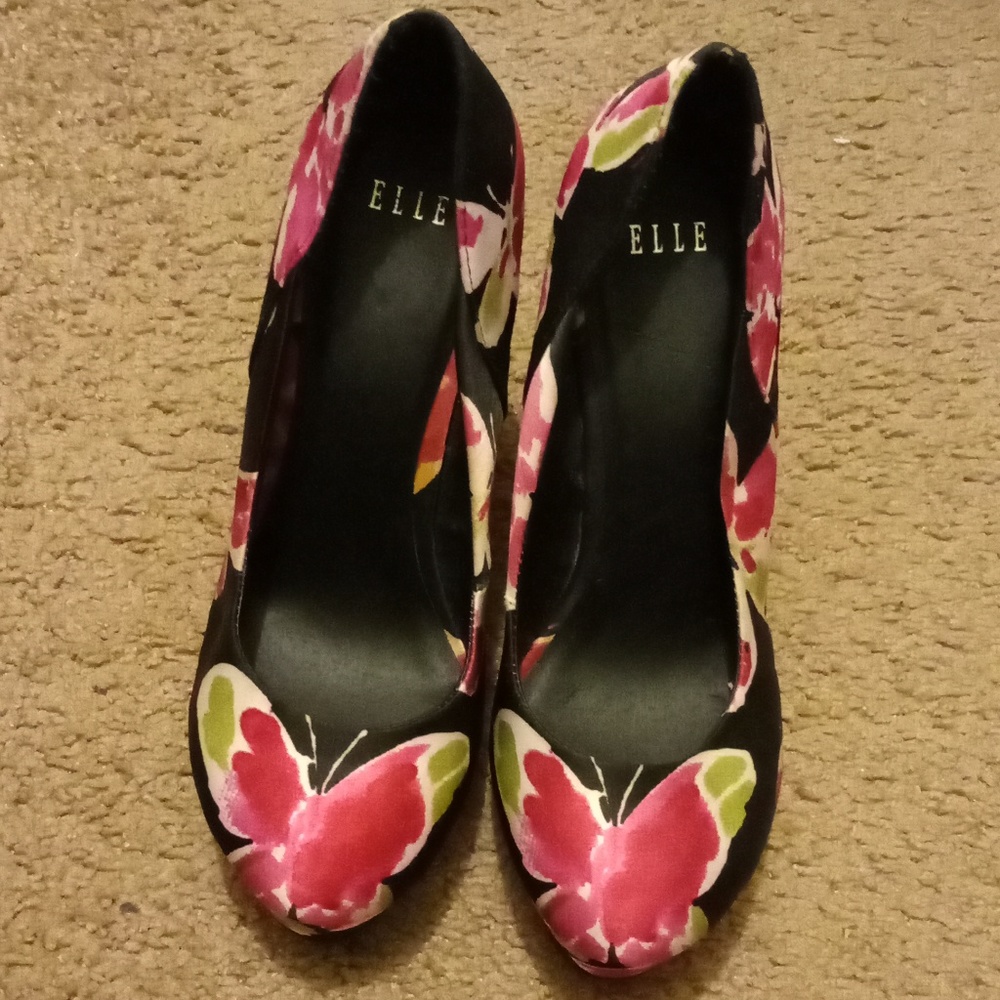 Elle wedges